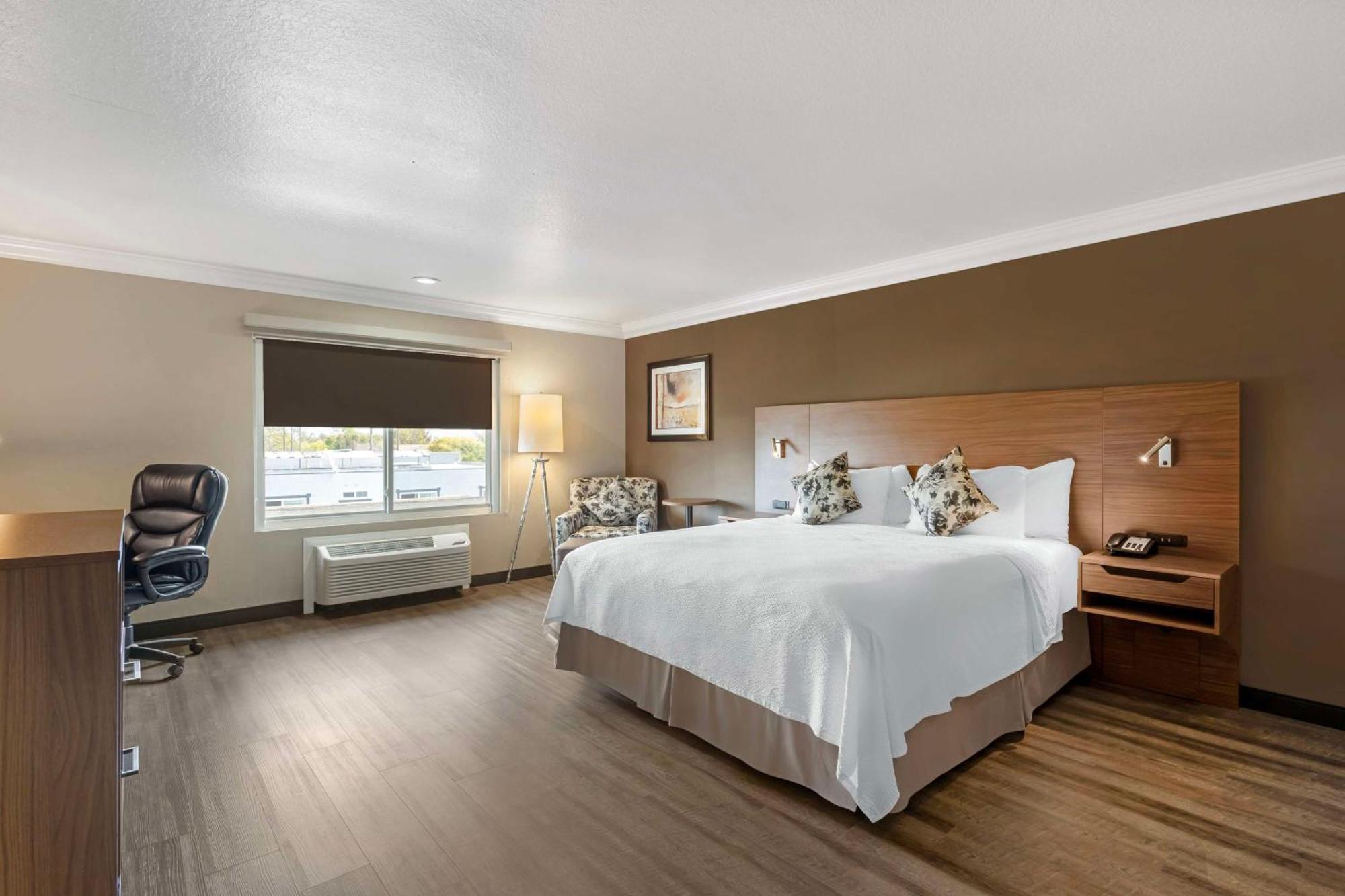 Best Western Plus Newport Mesa Inn Costa Mesa Exterior foto